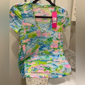 NWT Lilly Pulitzer V-Neck Tee Honda Classic Print